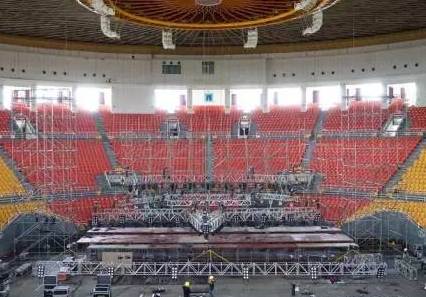 舞台电动葫芦参与舞台主扩声系统配置与搭建工作