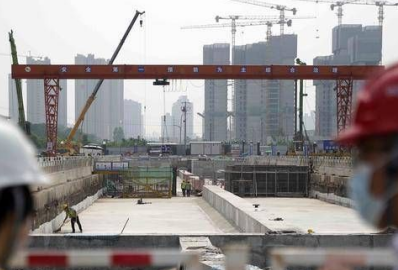 钢丝绳电动葫芦加快西安地铁车站主体结构封顶速度