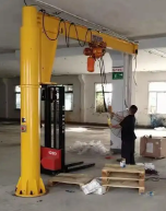 工厂车间环链电动葫芦与悬臂吊组合使用提升工作效率